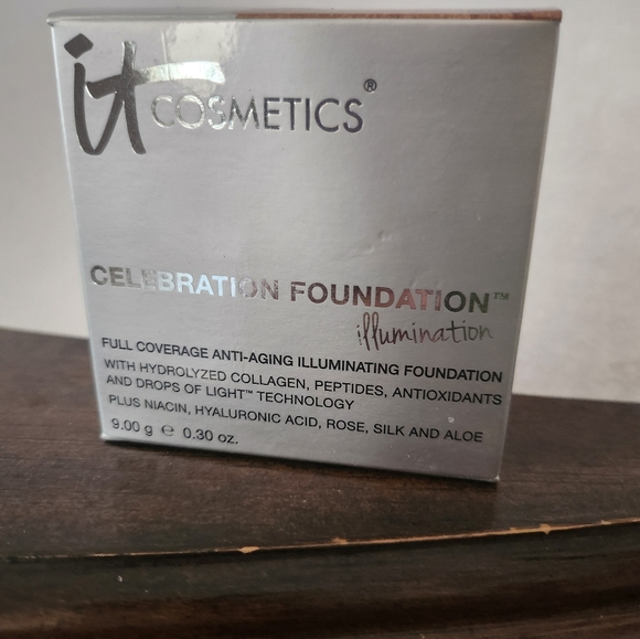 IT Cosmetics Celebration Full Coverage Foundation RICH NEW - Picture 1 of 5